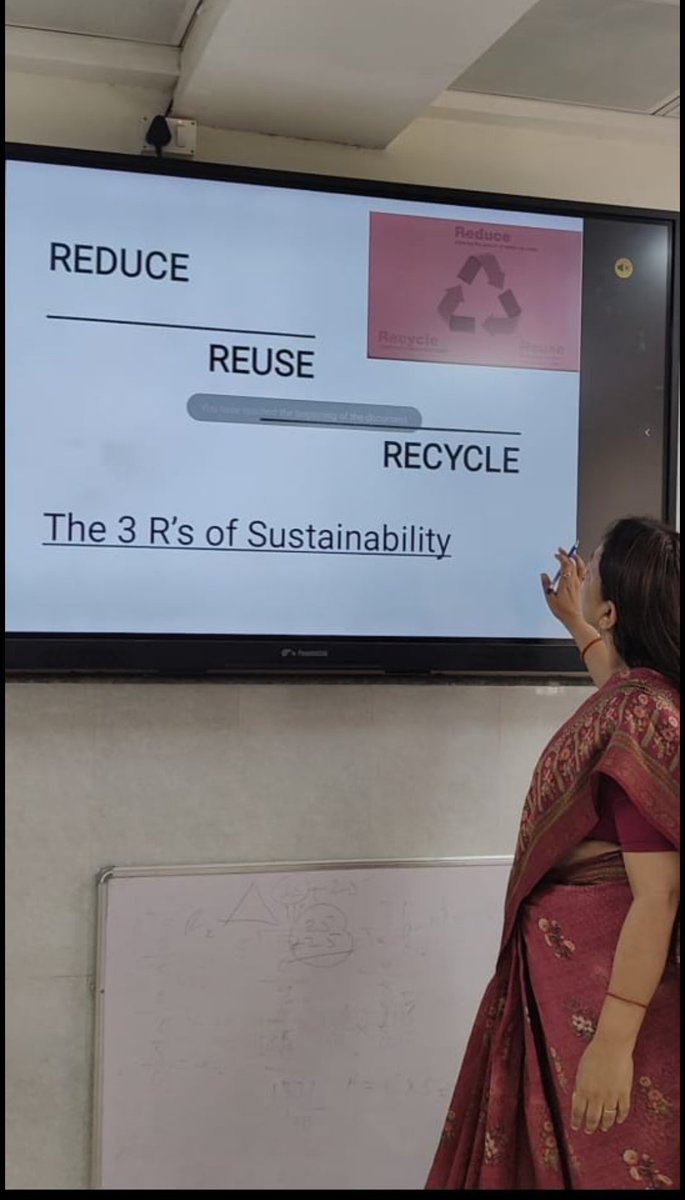 DIETRNDELHI's tweet photo. #swacchtaabhiyaan 
#swacchdilli
#swacchbharatabhiyaan
Inculcate habits for sustainable living. Apprising students with 3Rs of green life. 
Reduce, reuse, recycle. Trainees at DIET Rajendra Nagar are encouraged to use reusable bottles. Tiffins and cough is to reduce plastic waste. https://t.co/hKHHQb3jGE