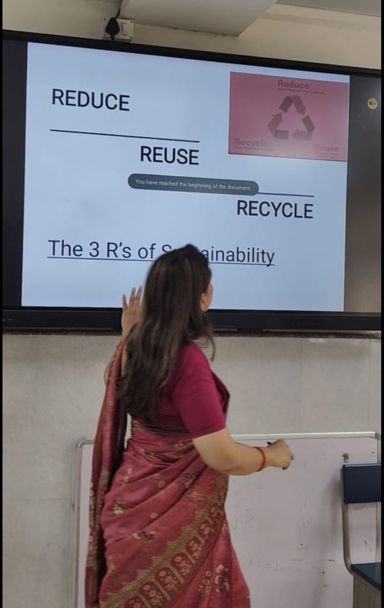 DIETRNDELHI's tweet photo. #swacchtaabhiyaan 
#swacchdilli
#swacchbharatabhiyaan
Inculcate habits for sustainable living. Apprising students with 3Rs of green life. 
Reduce, reuse, recycle. Trainees at DIET Rajendra Nagar are encouraged to use reusable bottles. Tiffins and cough is to reduce plastic waste. https://t.co/hKHHQb3jGE