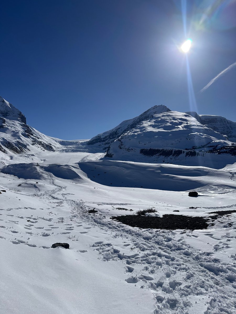 WeaversAcademy's tweet photo. Looking back at the highlights from the year...
The Ski Trip to Canada in February!
#TeamWeavers #LearningwithPRIDE #RightSchoolRightFuture https://t.co/UI18LRxNga