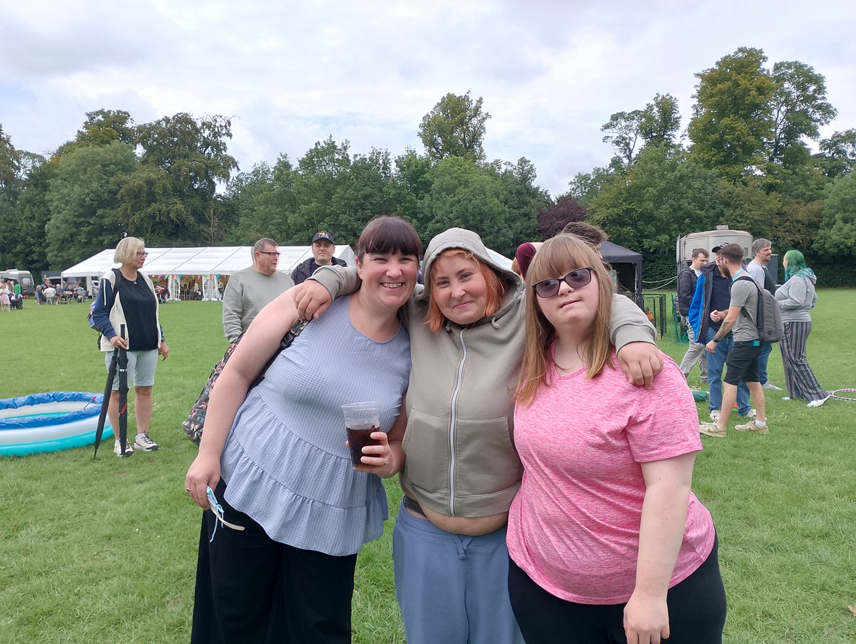 HFHCSSL's tweet photo. Good friends, good vibes, great memories ✨

#Friendships #CreatingMemories #Smiles #CareerinCare https://t.co/pQzca4G5O1