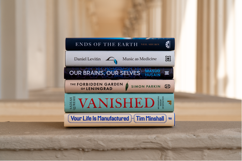 We're thrilled to announce that Ends of the Earth by Neil Shubin has been shortlisted for the Royal Society Trivedi Science Book Prize 2025!

Huge congratulations to <a href="/NeilShubin/">Neil Shubin</a> and the other nominees! 👏👏