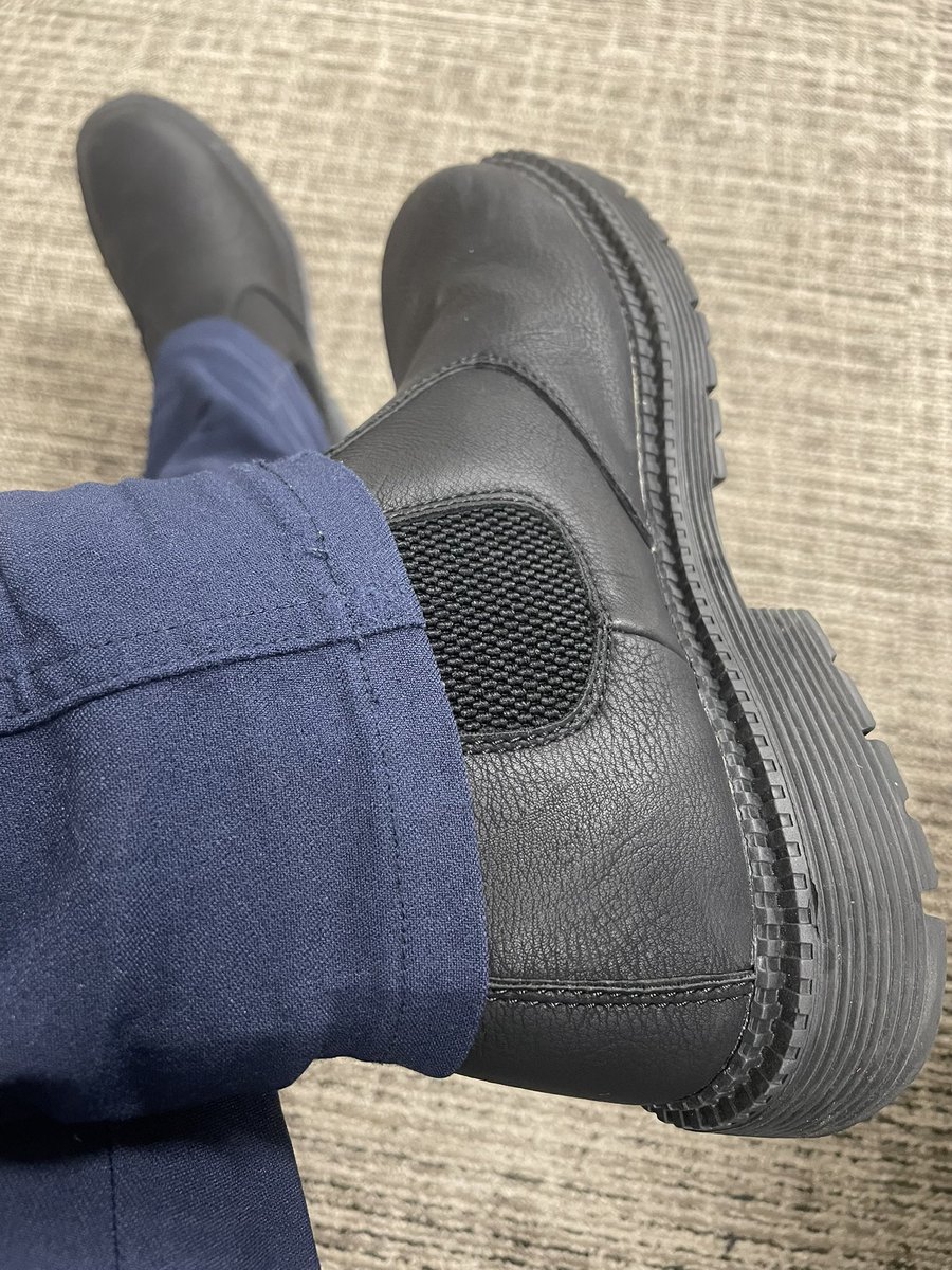 安物。
嫌いじゃないです。w