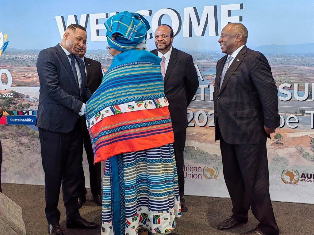 SomaliainZA's tweet photo. The Second Deputy Prime Minister Jibril Abdirashid Hagi joined African Heads of State and global leaders at the AU-AIP Africa Water Investment Summit 2025 to shape Africa’s water investment future under the theme "Solidarity, Equality, Sustainability." @DIRCO_ZA @SomaliPM https://t.co/fdNeDwal3Z