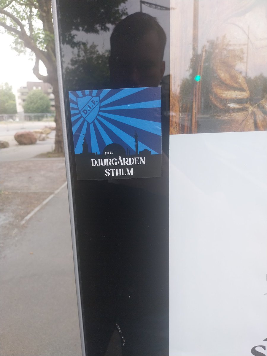 Caen var kanske inte stället jag hade förväntat mig att se det här. Men alltid kul att se💛❤️💙