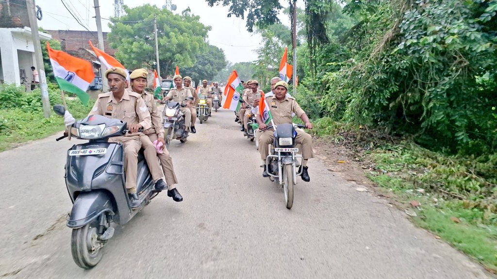 आज दिनांक 13.08.2025 को हर घर तिरंगा अभियान के अंतर्गत युवा कल्याण एवं प्रादेशिक विकास दल विभाग द्वारा विकासखंड शाहगढ़ व मुसाफिरखाना में पीआरडी जवानों व मंगल दलों के माध्यम से बाइक रैली निकल गई।
#HarGharTiranga2025 
#HarGharTirangahargharswachhta