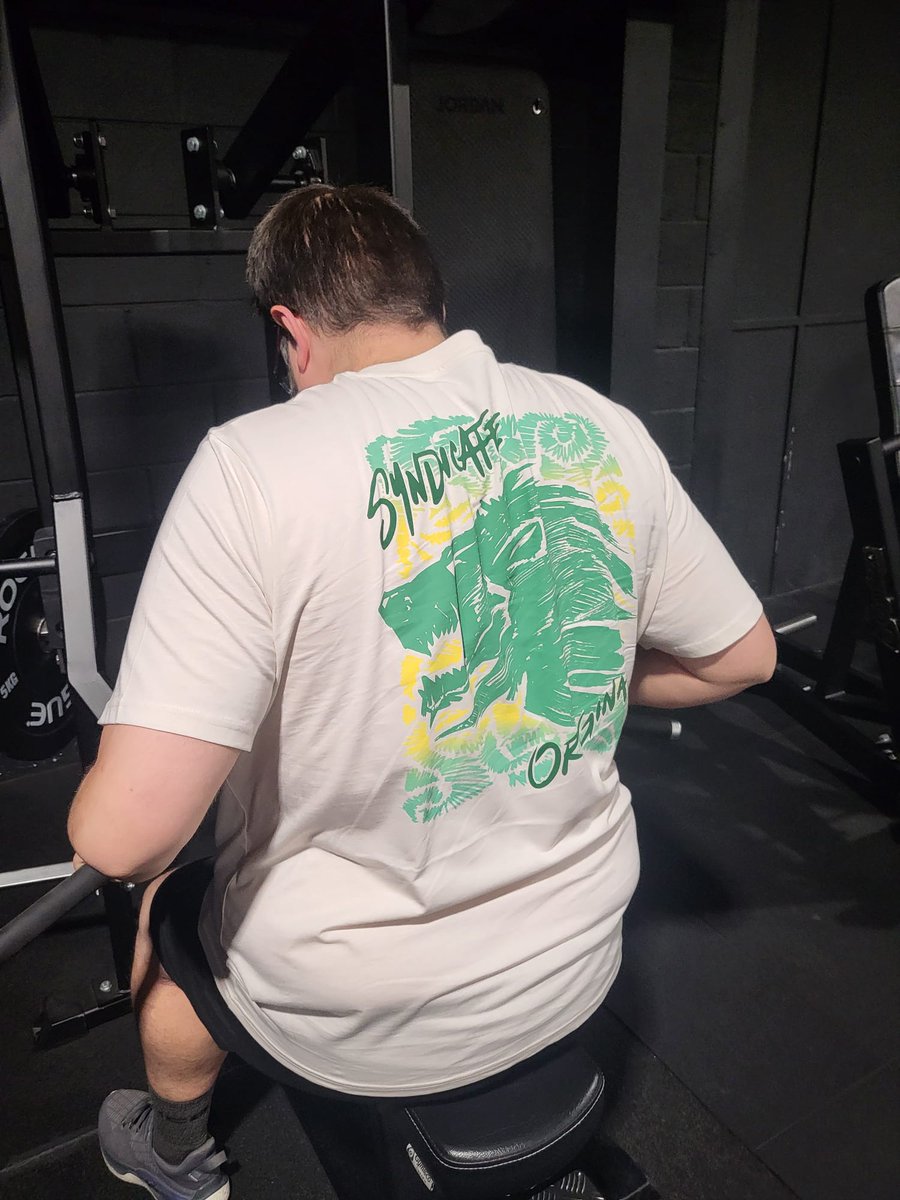 Shanej96's tweet photo. New @SyndicateOG Summer Vibes collection, you say?! Had to rep the new shirt whilst getting in those gym gains! 💪 @Syndicate https://t.co/b8WyDtPIIN