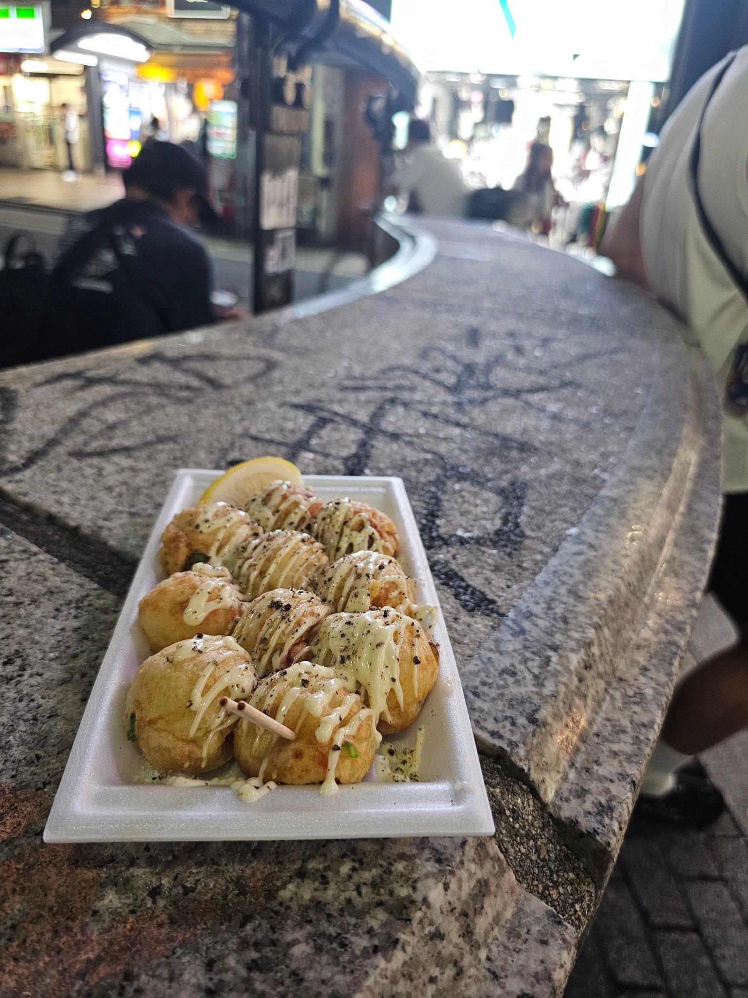 たこ焼きなら食べるページ 大食い】たこ焼き200個ちょい足しとたこ焼き丼で食べますよ