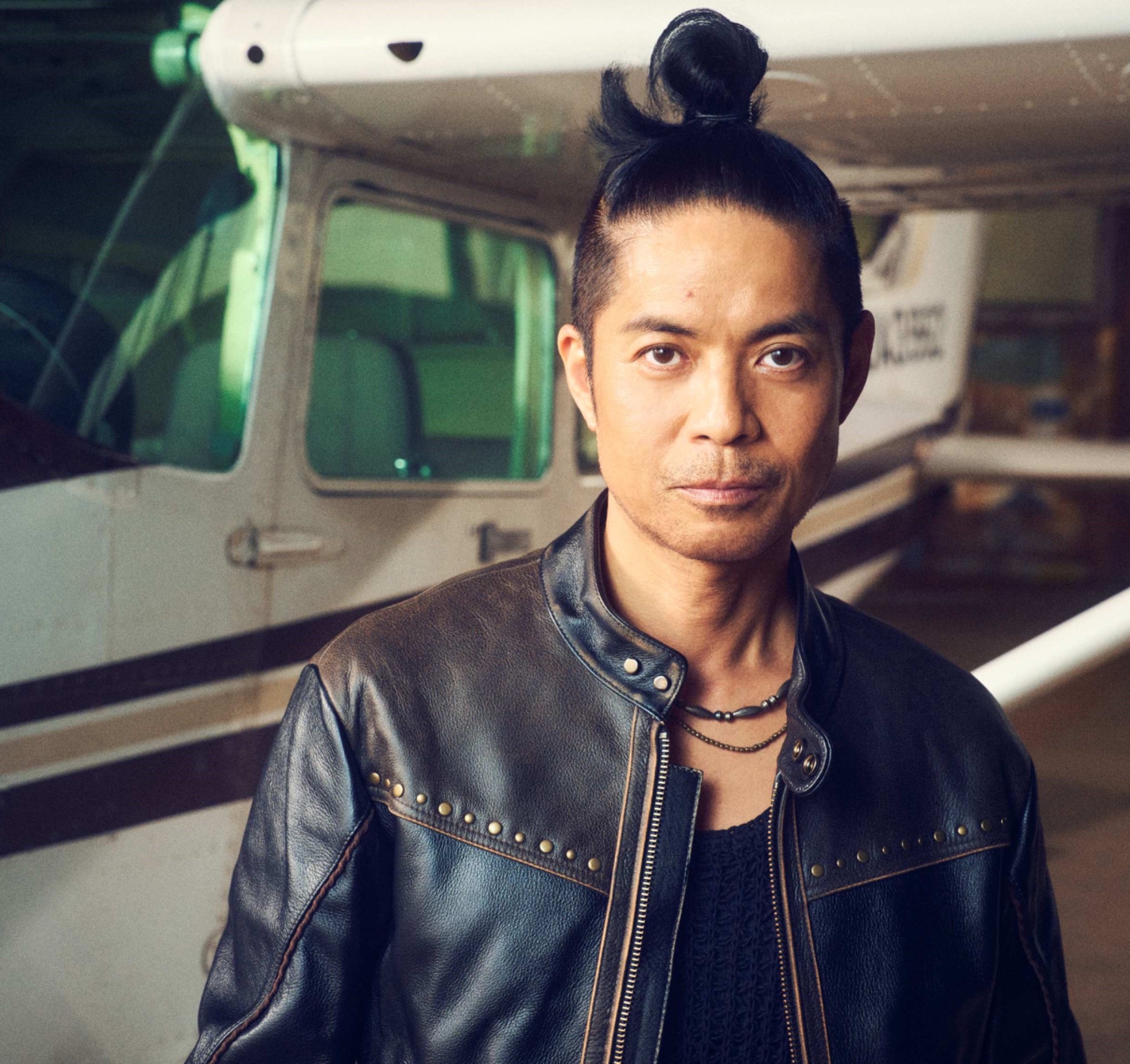 久保田利伸　ツアーニットジャケット　おまけ付き 久保田利伸 コンサートツアービデオ おまけ付き - メルカリ
