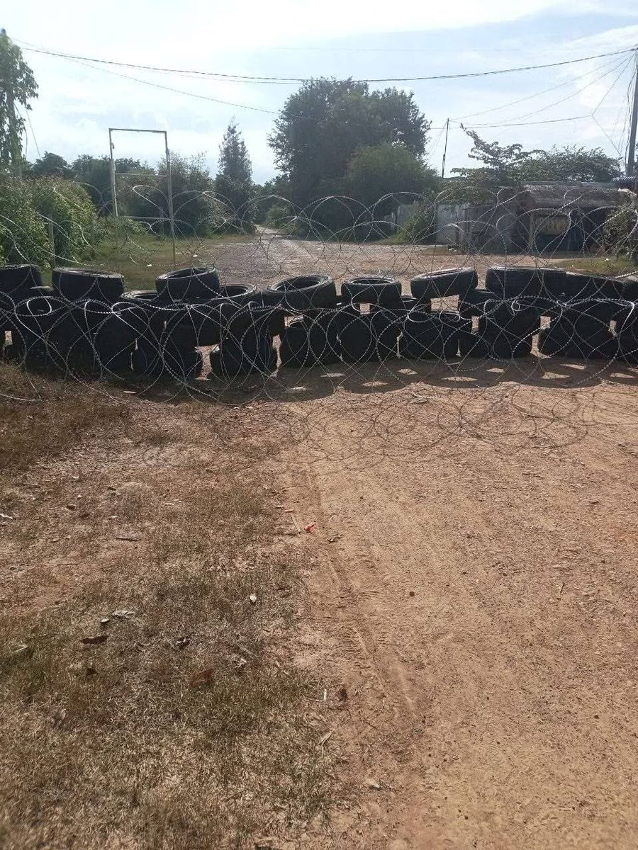 5o_tenpheaa's tweet photo. Thai Military Forces Set Up Barbed Wire in Ou Beichoan Commune on 12-13 August. 

According to the spokesperson, Cambodia demands that the Thai side immediately and unconditionally hold all actions that violate ceasefire and the spirit and consensus reached at the GBC extraordinary meeting, particularly Point 2 and Point 4.

Implement The Ceasefire Agreement 

#ថៃជាអ្នកបំពានបទឈប់បាញ់
#ThailandViolatestheceasefire