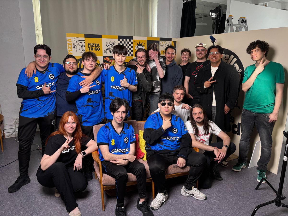 GIANTXLeague's tweet image. WE'RE LOOKING FOR PARTICIPANTS FOR OUR YOUTUBE VIDEOS! 📽️

If you live in Berlin and are passionate about League of Legends or VALORANT, fill out this form to take part 👇🏻

📎 forms.gle/XxG8Ck4n9xKTUK…