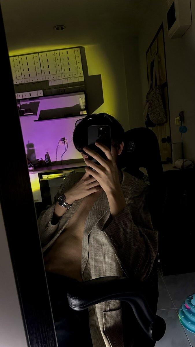 ADINUT0002's tweet photo. มาฟังเพลงที่ห้องเรามั้ย 🎶 https://t.co/3RACa1j2xw