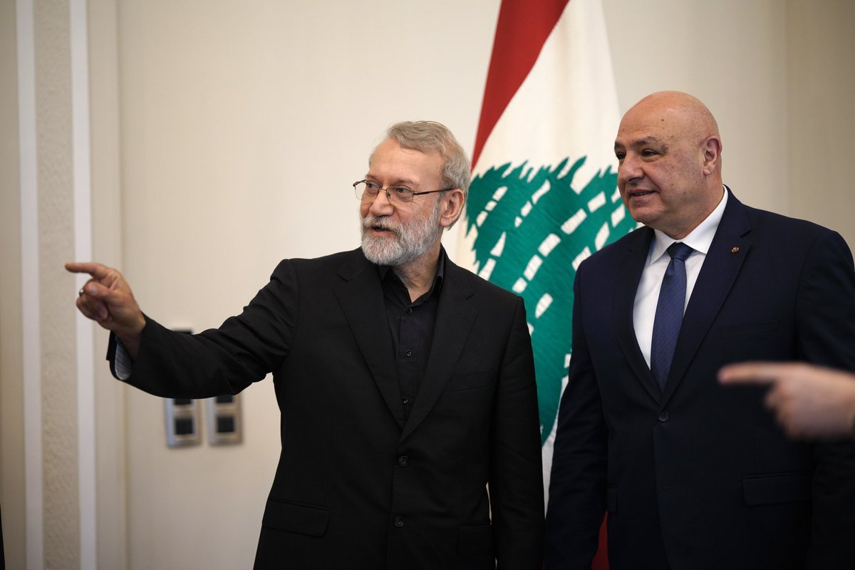 خبرنگار: چرا به دیدار وزیرخارجه لبنان نرفتید؟
لاریجانی: #وقت_ندارم !
(سیاست مدار، پخته، حاضر جواب)