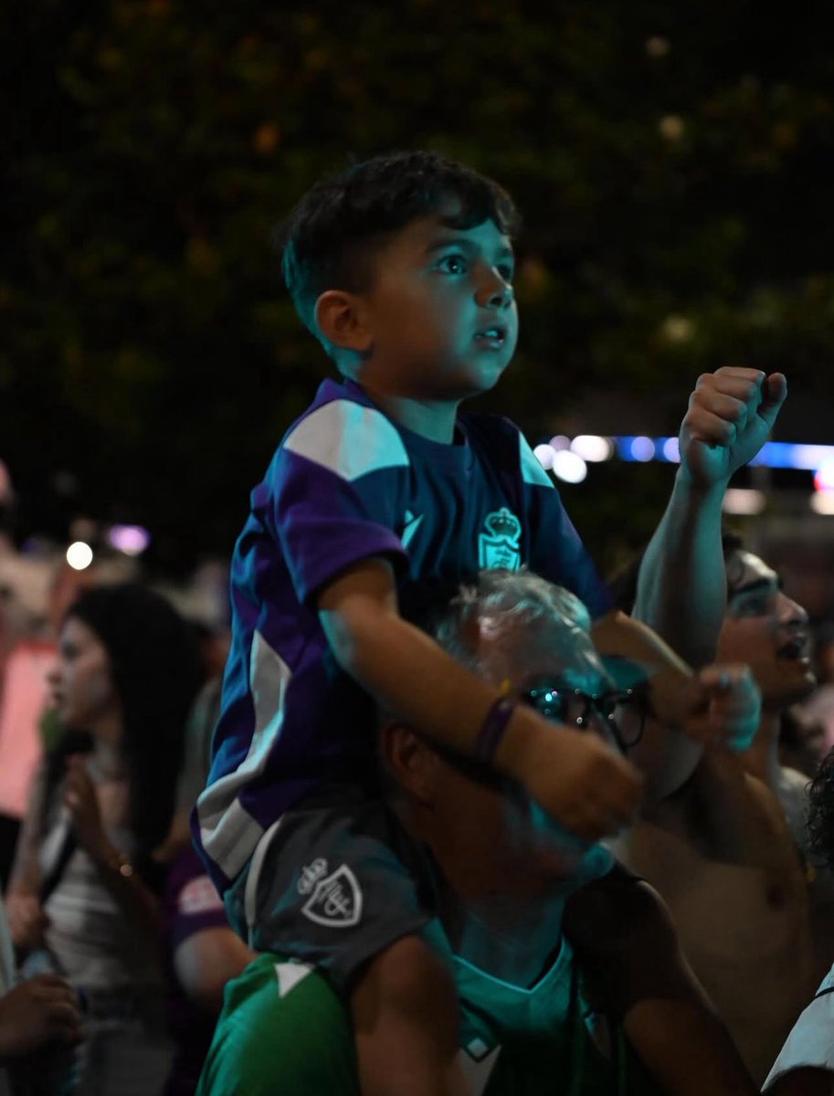 Felices y SALUDABLES 103 años abuelo <a href="/RealJaenCF/">Real Jaén C.F.</a>  
Por disfrutarte muchísimos años más 🥳🎊❤️