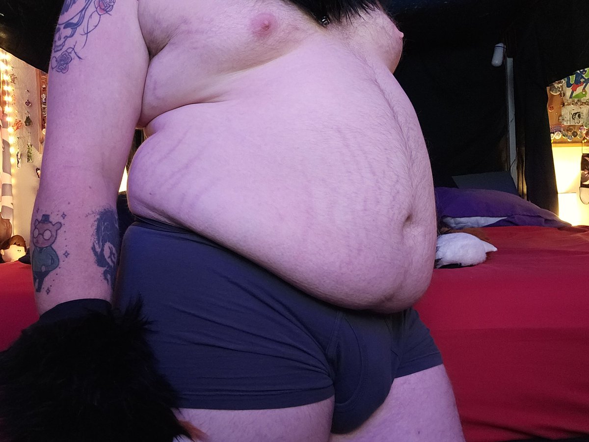 SweetRollFuzz's tweet image. One day closer to IFC, and I'm bulking up to give so many big hugs!

Hope you're ready for a big sweaty bear to wrap you up in his arms and get pressed against his big belly &amp;gt;w&amp;lt;