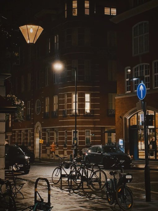 Every street in London tells a new story. 📖