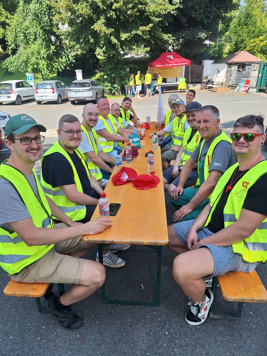 Ralf Hron tweet media