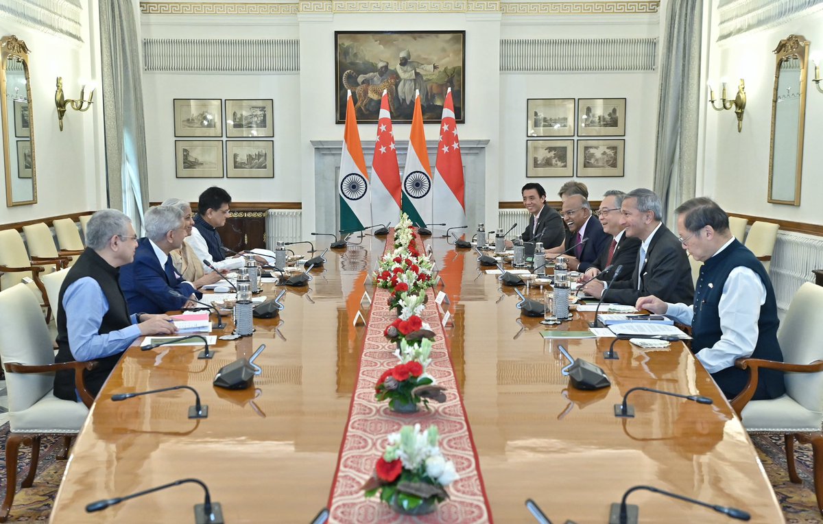 FinMinIndia's tweet photo. Union Minister for Finance and Corporate Affairs Smt. @nsitharaman led the third #India #Singapore Ministerial Roundtable #ISMR along with Union External Affairs Minister Dr. @DrSJaishankar, Union Minister for Commerce and Industry Shri @PiyushGoyal and Union Minister for  Railways, MeITY, and I&B Shri @AshwiniVaishnaw, in New Delhi today. 

The Delegation from Singapore was led by Mr. @Gankimyong, Singapore’s Deputy Prime Minister and Minister for Trade and Industry.

During the meeting, the Ministers recalled that the bilateral ties have been elevated to a Comprehensive Strategic Partnership during Prime Minister Shri @narendramodi’s visit to Singapore in 2024. 

Both sides deliberated upon six pillars identified under ISMR, which include #Digitalization, #Skill Development, #Sustainability, #Healthcare & Medicine, #Advanced Manufacturing and #Connectivity. 

The Ministers noted that the discussions in the 2nd round of ISMR has resulted in the conclusion of MoUs on #Healthcare, #Skill Development, #Digital Cooperation and #Semiconductor Ecosystem Cooperation. 

Coordinating Minister for National Security and Minister for Home Affairs Mr. @kshanmugam, Minister for Foreign Affairs Mr. @VivianBala, Minister for Digital Development and Information and Second Minister for Home Affairs Ms. @joteo_ylm, Minister for Manpower and Second Minister for Trade and Industry Mr. Tan See Leng (@MTI_Sg) and Acting Minister for Transport and Senior Minister of State for Finance Mr. Jeffrey Siow also participated from the Singapore side.

The Ministers interacted with the India-Singapore Business Roundtable #ISBR delegation for furthering business ties between the two countries.