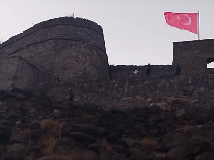 Kars Kalesi'nde intihar girişimi
karsolay.com/kars-kalesi-nd…
#kars #Gaza