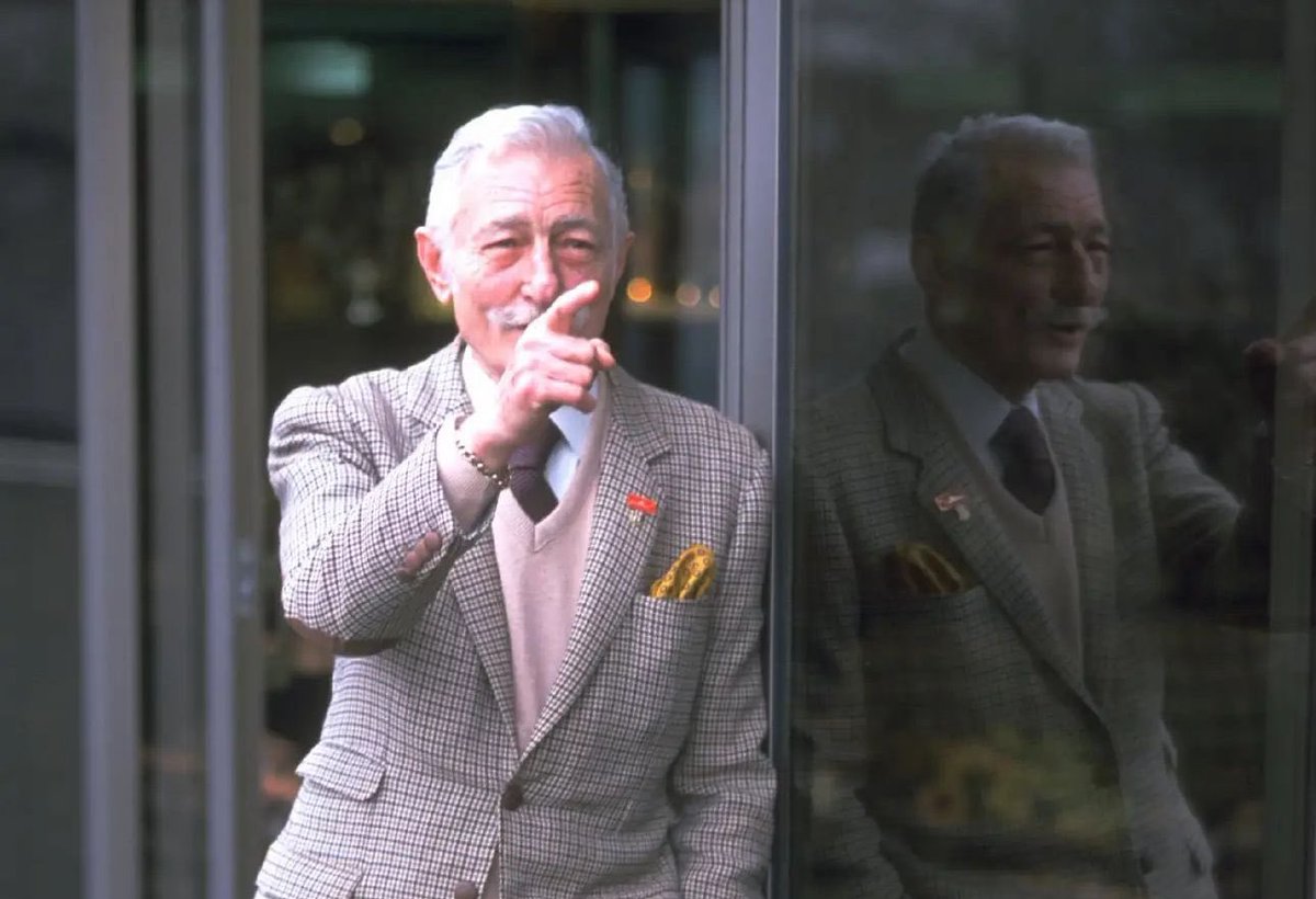 Onursal Başkanımız, Süleyman Seba’yı aramızdan ayrılışının 11. yılında sevgi, saygı ve rahmetle anıyorum.
Adın da mirasın da her Beşiktaşlının kalbinde daima yaşayacak #SüleymanSeba