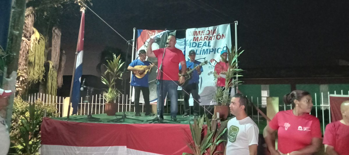 delgado_orialis's tweet photo. Ya empezó la fiesta del GIGANTE! ¿QUÉ QUIÉN ES EL GIGANTE?
#FidelPorSiempre
#100AñosConFidel https://t.co/vjlGrWltrF