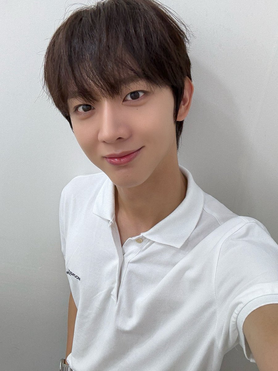 밖에 비 많이 오니까 조심하기☂️
오늘도 고생 많았어용😉

#EVNNE #이븐
#유승언 #YOOSEUNGEON