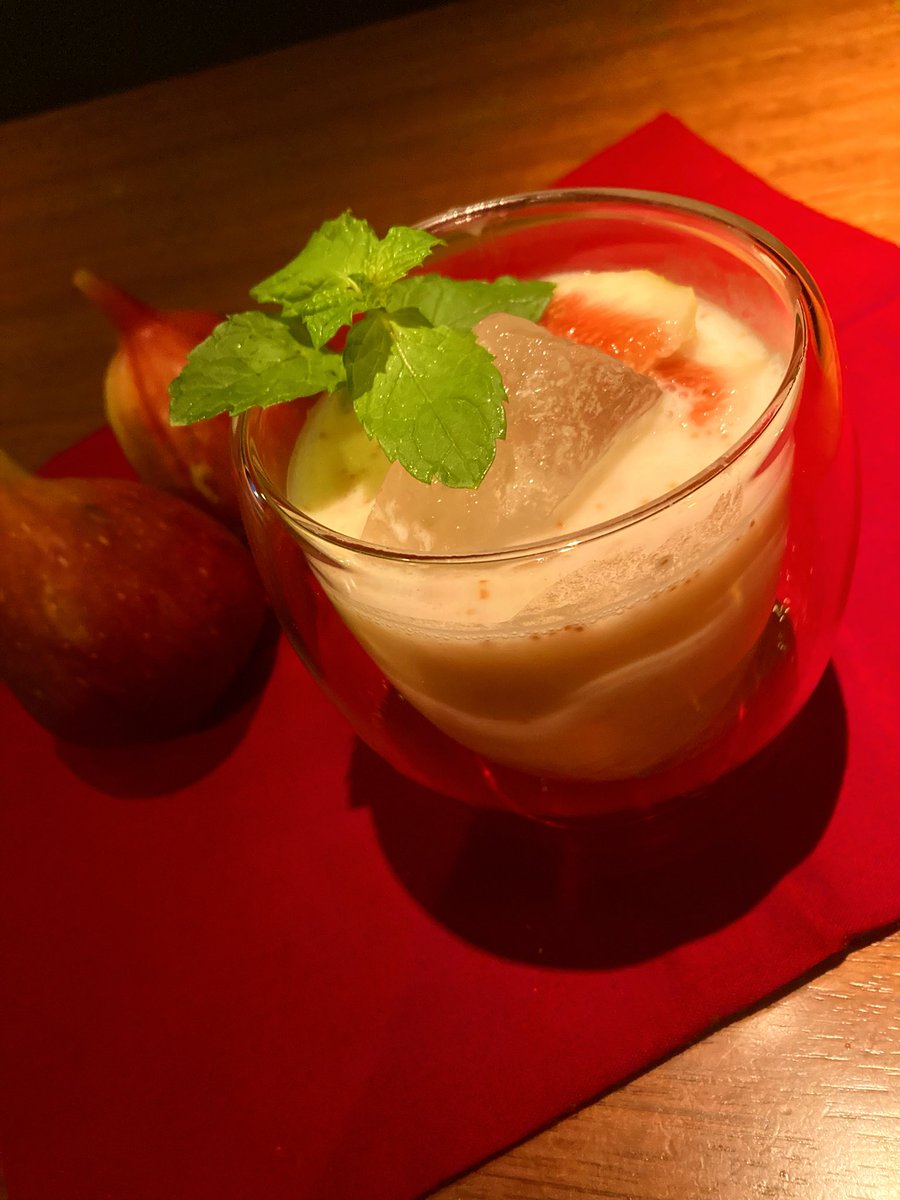 theDrop46790349's tweet photo. 本日はコレ！
「いちじくとクリームチーズの白ワインカクテル」
お盆期間も通常営業しております。
#船橋BAR
#船橋カクテル
#ドロップ
#theDrop 
#船橋theDrop 

 https://t.co/r6MOPex5Mg https://t.co/KBWeszN2GT