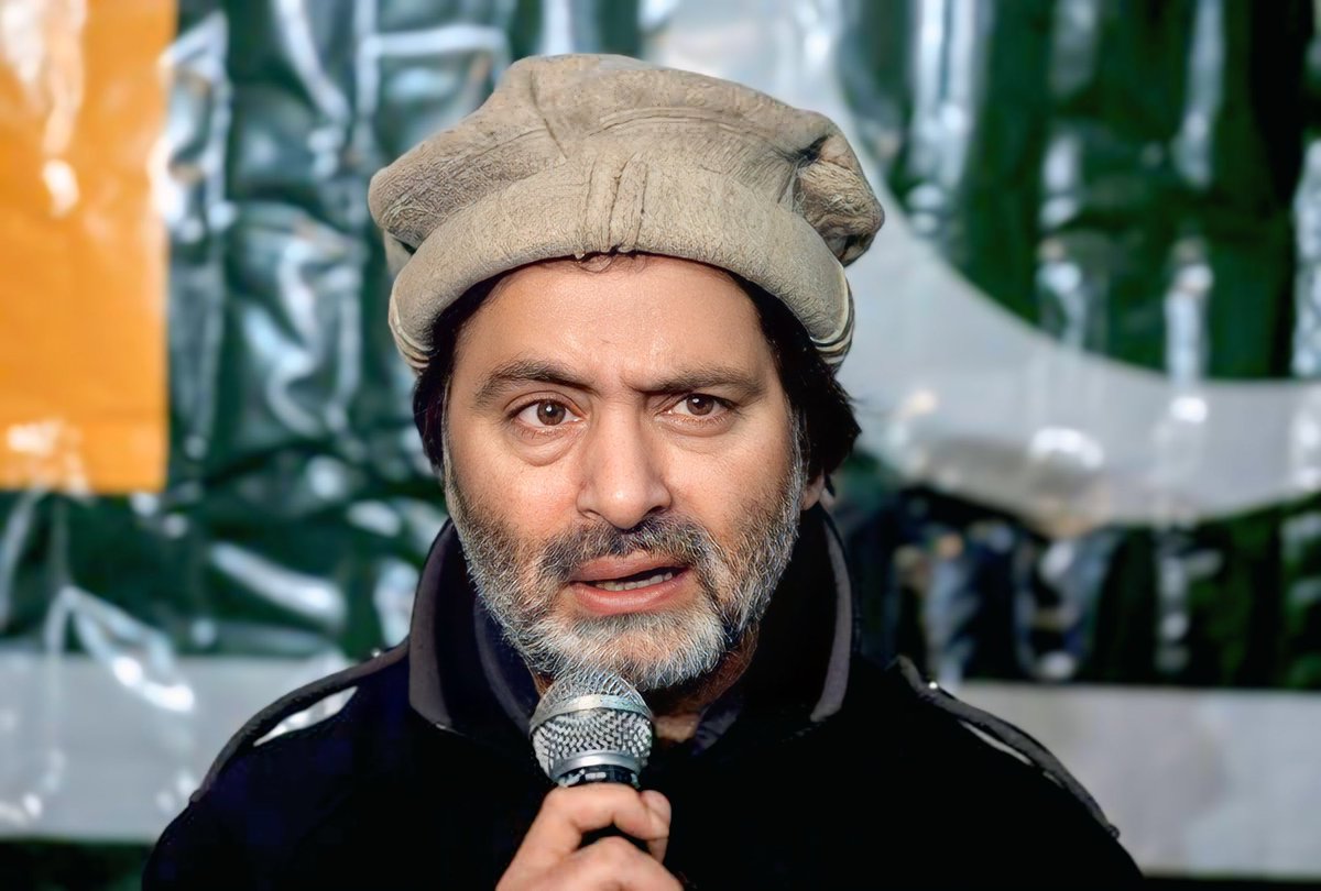 JKLF condemns raid on Yasin Malik’s house and harassment of his mother and sister by SIA.
JKLF strongly condemns Indian inhuman and aggressive actions against Yasin Malik.
JKLF welcomes unity efforts within JKLF factions announced by Raja Muzaffar Khan and others. 
Spokesman JKLF