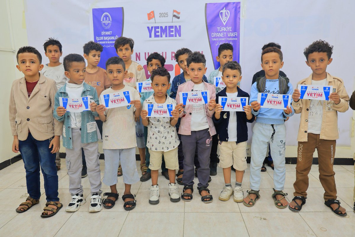 İyilik, bir yetimin tebessümünde anlam buluyor

Yemen’de hamilik ettiğimiz yetim kardeşlerimizle buluştuk. Emanet bilinciyle ulaştırdığımız yetim aylıklarıyla minik yüreklerde umudu yeşerttik.

#UnutursanYetimKalır
#KardeşlikBuluşması