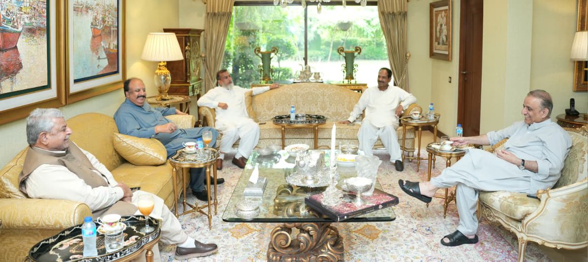 teamaleemkhan's tweet image. صدر استحکام پاکستان پارٹی اور وفاقی وزیر عبدالعلیم خان سے پارٹی کے سنیئر رہنماؤں کی ملاقات۔۔

#AbdulAleemKhan #istehkamepakistanParty #metting