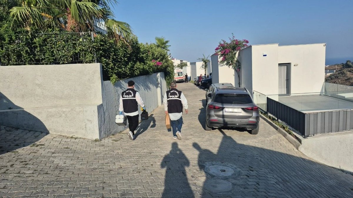 📢 Muğla Bodrum’da Çifte Ölüm
Muğla’nın Bodrum ilçesinde, sevgili oldukları belirtilen Berk Köse (31) ile Ezgi El (28) tabancayla başlarından vurulmuş halde ölü bulundu.
Olayla ilgili soruşturma başlatıldı.
#Bodrum #Muğla #SonDakika