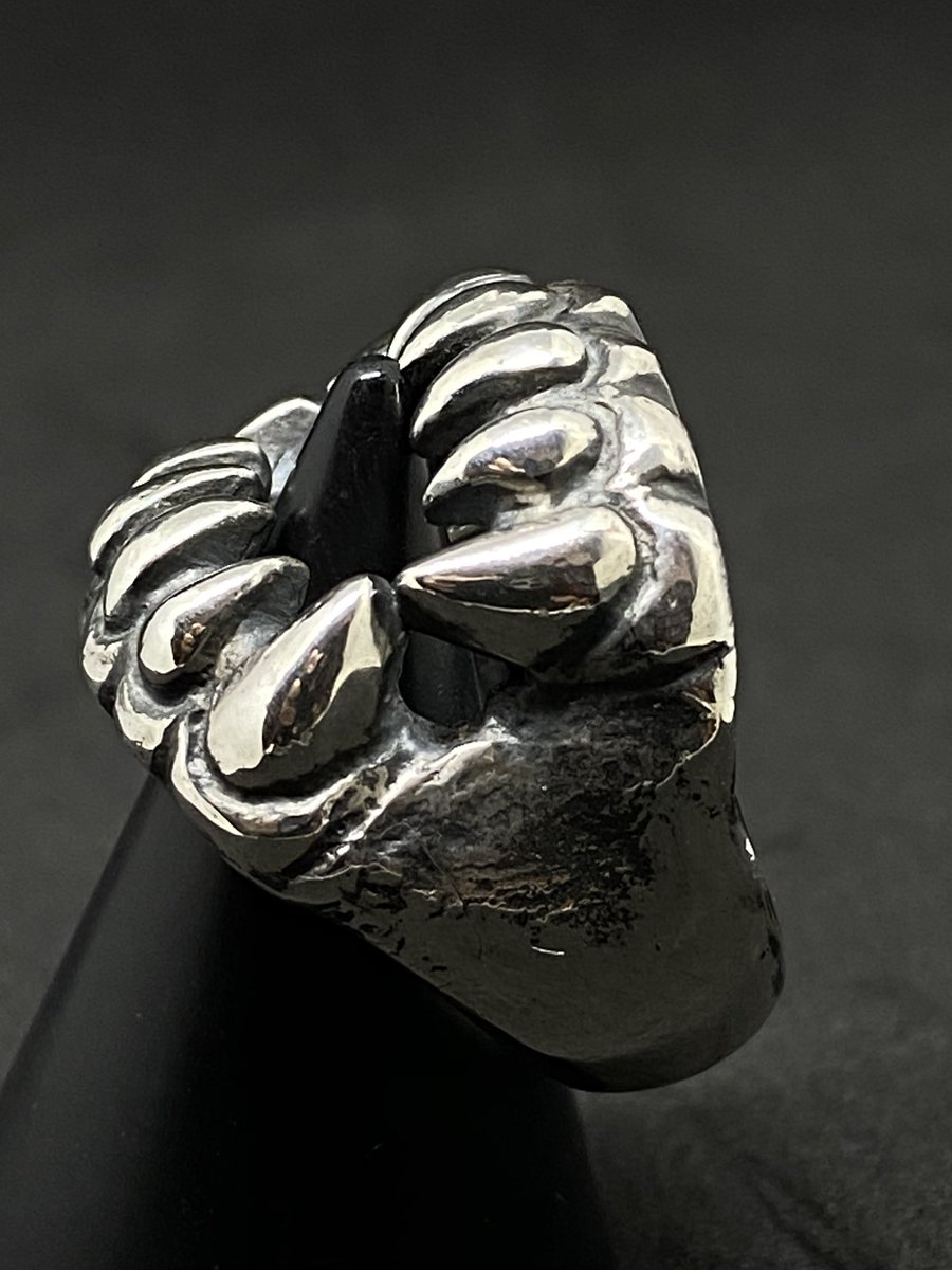 8chilDDevil's tweet photo. シルバーアクセサリーブランドchilDDevil(ちゃいるどでびる)
写真では伝わりにくいですが、案外軽くて女性でも着けやすい重さです
1〜3枚目作品
4枚目中の人
#chilDDevil
#V系
#バンギャさんギャ男さんと繋がりたい
#おしゃれさんと繋がりたい
#リポストいいね推奨 https://t.co/61K4av63SR