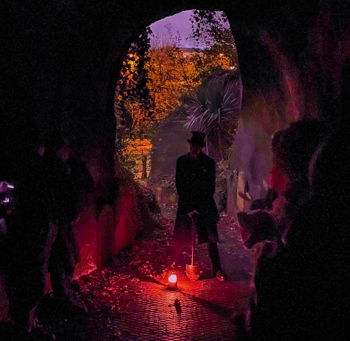 LiverpoolTIC's tweet photo. Spooky vibes, cooler weather, and Liverpool’s haunted history await! 🕸️
🦇 Thurs–Sat Hope Street Shivers – 20% off with code SHIVER with @Shiverpool
🎟 https://t.co/0E1HTSeW19
#Shiverpool #GhostTour #LiverpoolThingsToDo https://t.co/kk7BZvYfZA