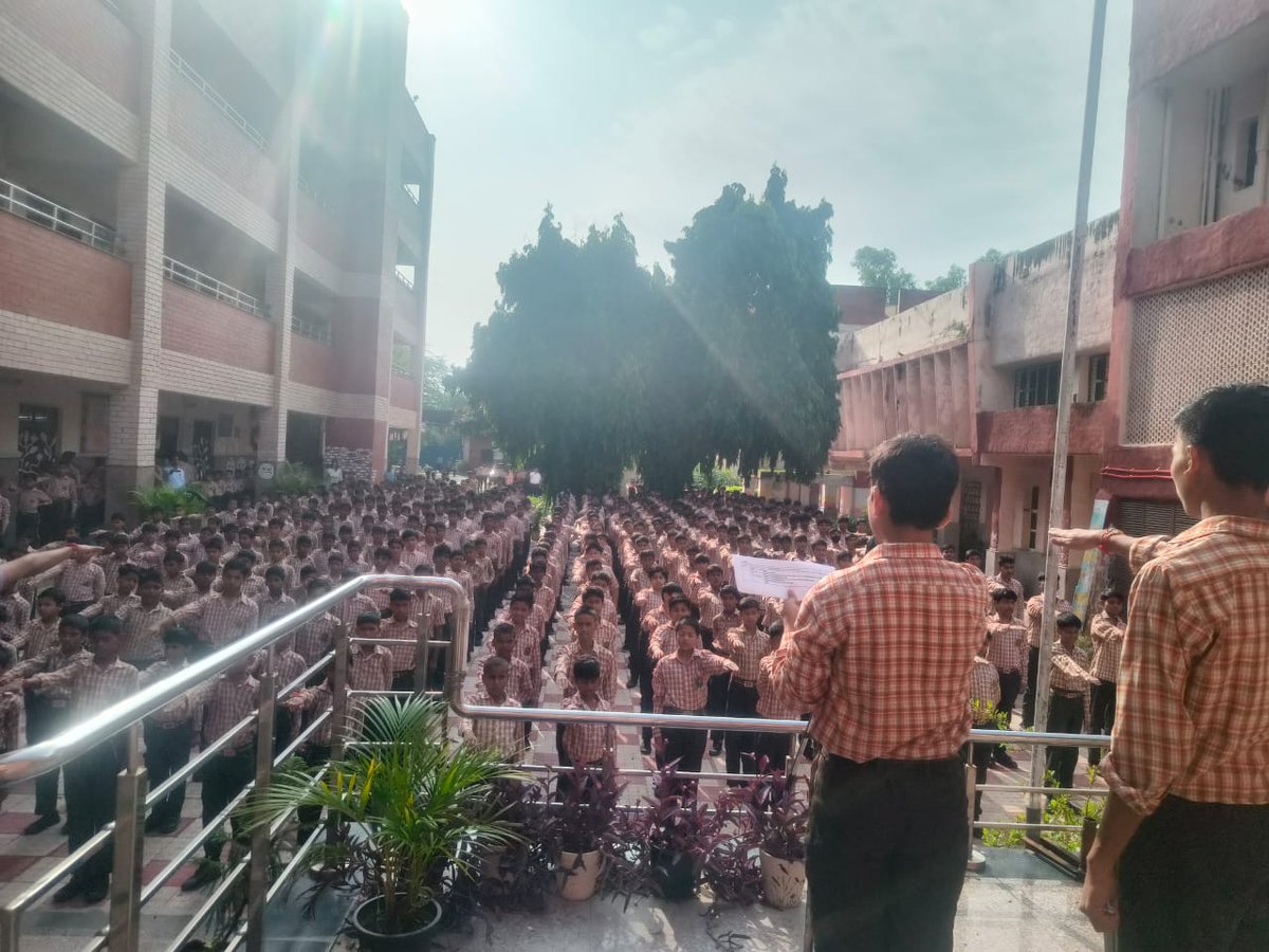 sbvsadiqnagar's tweet photo. ✨स्वच्छता शपथ ✨
सर्वोदय बाल विद्यालय
सादिक नगर
#DelhiKoKoodeSeAzadi #swacchta #delhi #schools #india #SwachhBharatAbhiyan https://t.co/PM5s64sQj0