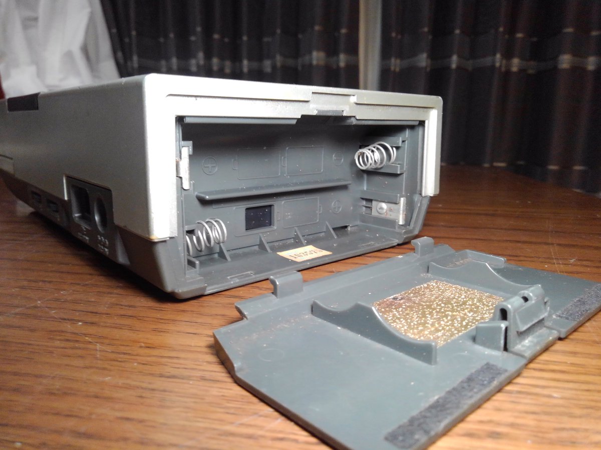 toshitada1973's tweet photo. ソニーのデータレコーダー、TCM-232だよ。SMC-70のカタログに載ってて、型番表記も揃えられてます。FDでの運用がほとんどだったと思うけど、このコはどれくらい活躍したのかな。#TCM232 #SMC70 https://t.co/RsgYFFxmdx