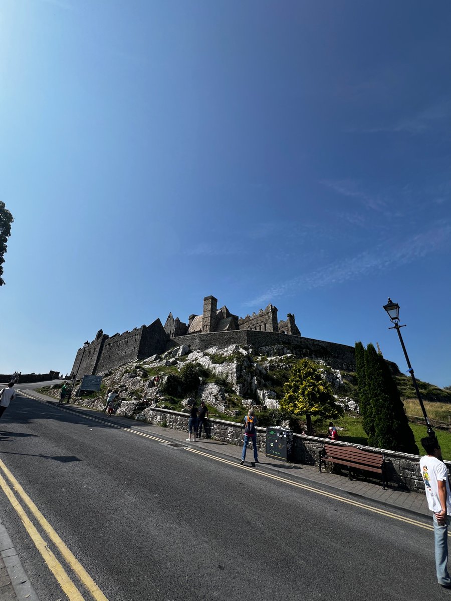 kbradyusa's tweet photo. Today was a touristy day. Killarney, Kissing the Blarney Stone, Rock of Cashel.. Ireland is one fabulous country when the sun shines.. #vacationireland #vacation #sun #somuchfun https://t.co/GdcQt7Agc2