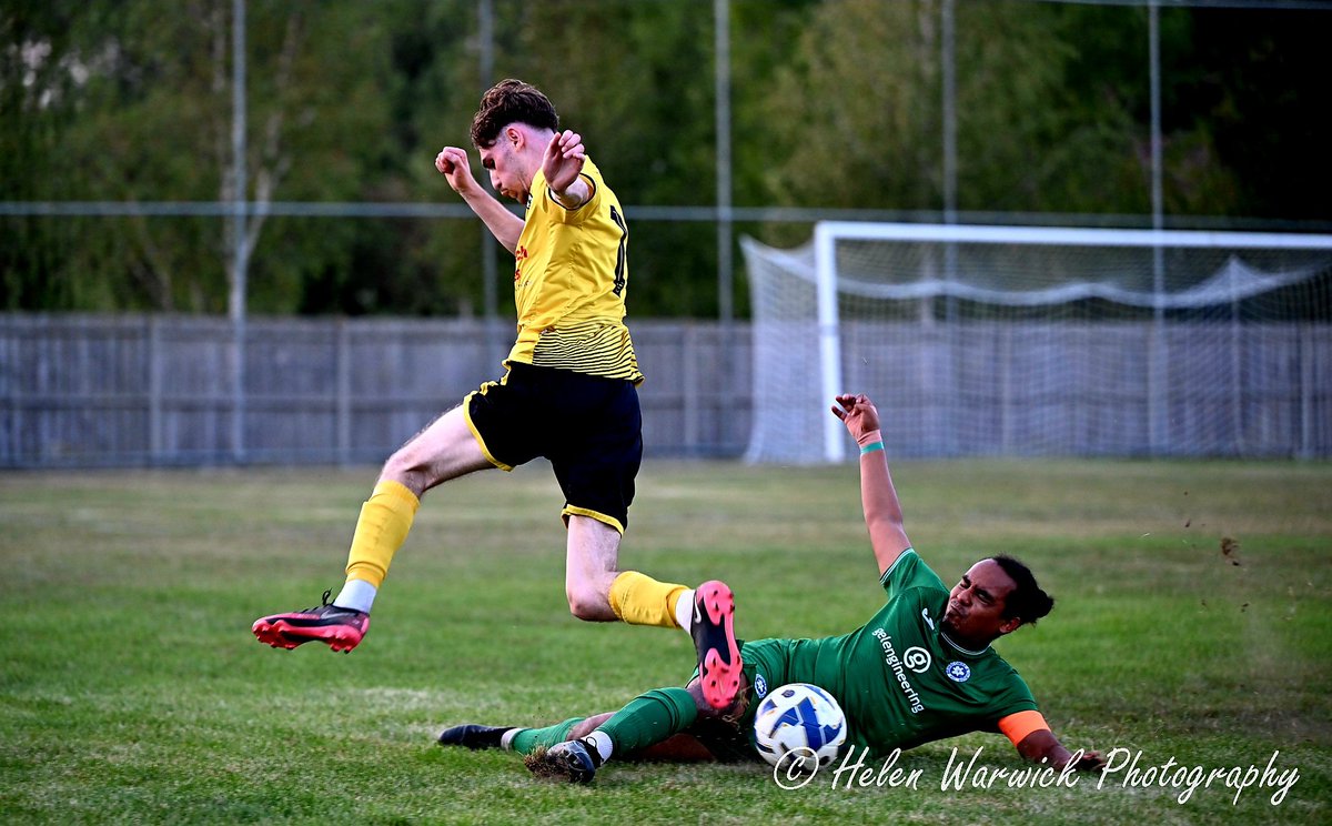 Helen Warwick (@helenwarwick5) on Twitter photo ⚽️ <a href="/HellenicLeague/">Hellenic League</a> Division One <a href="/newenttownafc/">Newent Town AFC</a> v <a href="/Btfcthemeadow/">Brimscombe & Thrupp FC</a> ⚽️
<a href="/tylerweir15/">Tyler Weir</a> <a href="/SevernSport/">Severn Sport</a> <a href="/swsportsnews/">South West Sports News</a> <a href="/MarkHalliwell1/">Mark Halliwell</a> <a href="/stroudnews/">Stroud News & Journal</a> <a href="/RossGazette/">The Ross Gazette</a> <a href="/theforesternews/">The Forester</a> <a href="/AshLoveridge10/">Ash Loveridge</a> <a href="/GlosFA/">Gloucestershire FA ⚽</a> <a href="/ParkLife_Sport/">Park Life Sport</a>
For Full Album 📸
flickr.com/photos/1632808…
#upthedaffs 💛💪⚽️
#3points ⚽️ <a href="/HellenicLeague/">Hellenic League</a> Division One <a href="/newenttownafc/">Newent Town AFC</a> v <a href="/Btfcthemeadow/">Brimscombe & Thrupp FC</a> ⚽️
<a href="/tylerweir15/">Tyler Weir</a> <a href="/SevernSport/">Severn Sport</a> <a href="/swsportsnews/">South West Sports News</a> <a href="/MarkHalliwell1/">Mark Halliwell</a> <a href="/stroudnews/">Stroud News & Journal</a> <a href="/RossGazette/">The Ross Gazette</a> <a href="/theforesternews/">The Forester</a> <a href="/AshLoveridge10/">Ash Loveridge</a> <a href="/GlosFA/">Gloucestershire FA ⚽</a> <a href="/ParkLife_Sport/">Park Life Sport</a>
For Full Album 📸
flickr.com/photos/1632808…
#upthedaffs 💛💪⚽️
#3points