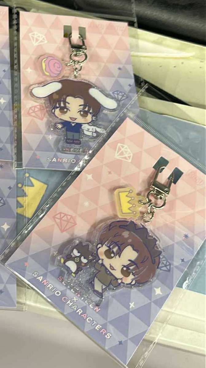 chwscart's tweet photo. wts lfb ph 
Japan Pasabuy 

extras from bogus 🥲 

SEVENTEEN x Sanrio keyring 
available: shua x cinnamoroll, seungkwan x bad badtz-maru

price: ₱480 + lsf

★ hand carried to ph
★ local shipment starts Aug 25 
★ 50% DP upon order/purchase, 50% RB once in ph 

dm to buy! 🧸 https://t.co/3e9wQ1emub