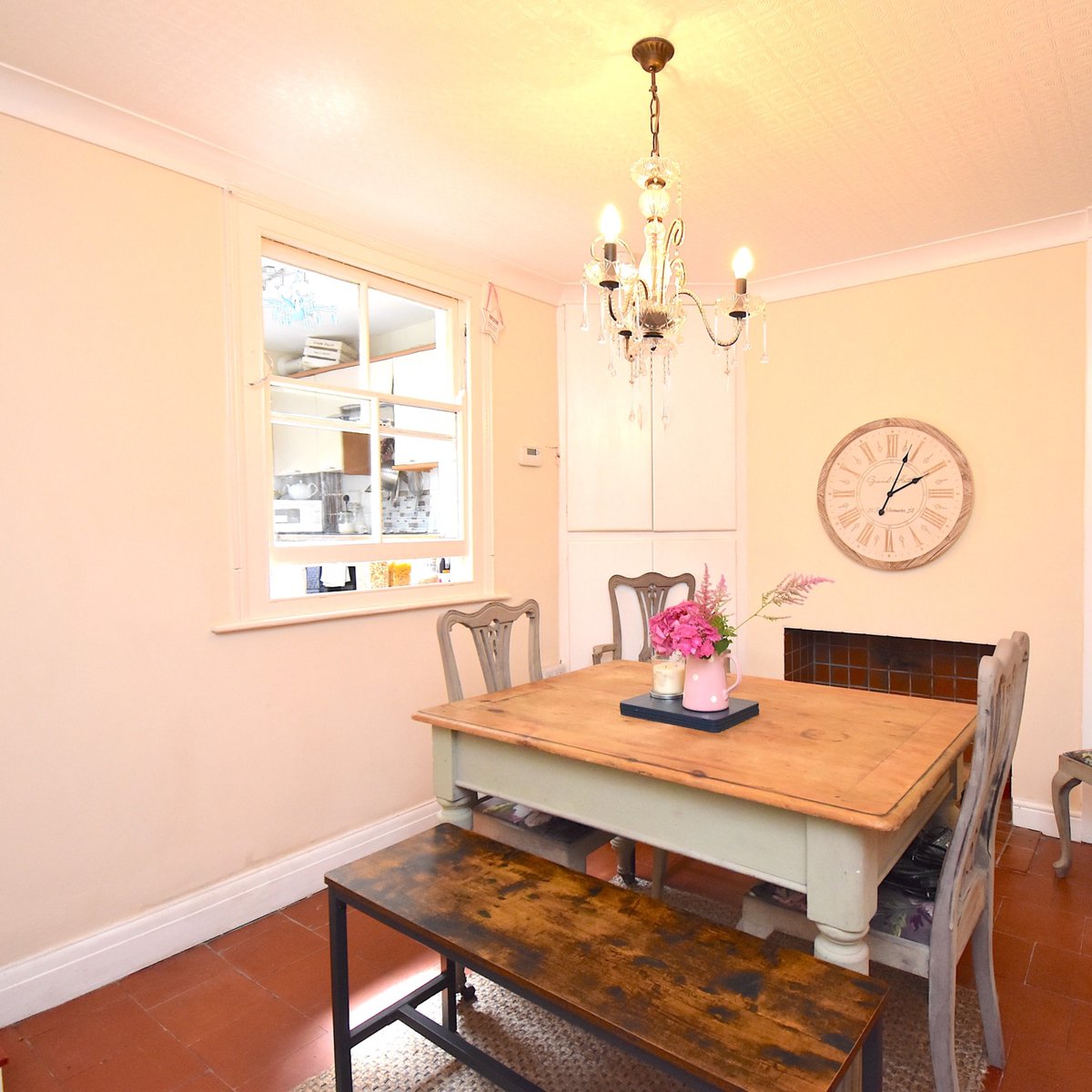 TO RENT - Gilwern, Abergavenny
⠀⠀
👉 Semi-detached 2 bed cottage
👉 Off-road parking
👉 EPC rating C
👉 Council tax band D
👉 Deposit £1,425.00

£995 pcm

01873 859237 📞