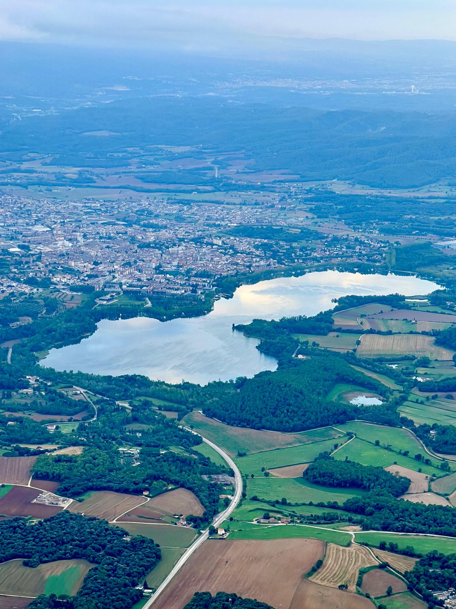 Sabies que...🤔

L'Estany de Banyoles és l'estany no litoral més gran de Catalunya en què neix aigua de forma natural.
·
<a href="/TurismeBanyoles/">De Banyoles</a> 
· 
#curisositat