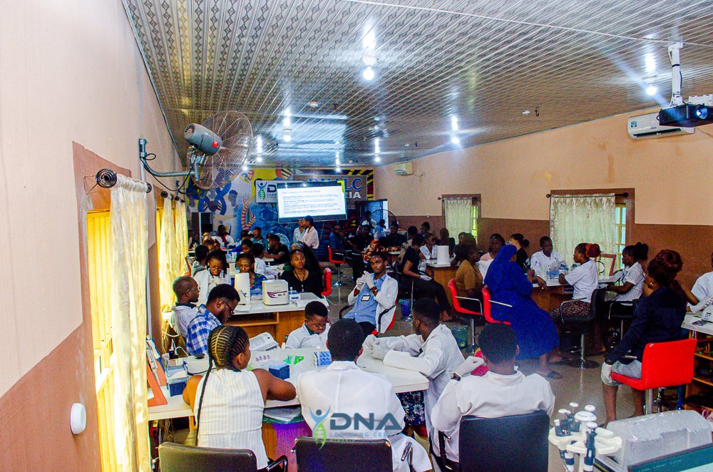 DNALCNigeria's tweet image. and DNA Extraction from Plants.

What an incredible experience for our emerging researchers! Day 3 is already underway, packed with more exciting discoveries.  Stay tuned for updates! #DNALCNigeriA #Genomics #SummerCourse2025 #ScienceForChange