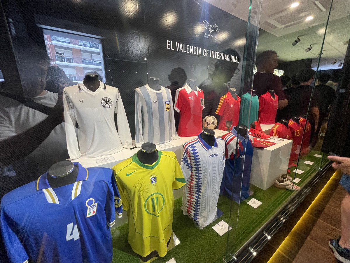AddieClemSoccer's tweet photo. Great training day and tour of Valencia’s Mestalla stadium. Tonight we play our first game together. 

#clubpartnerxi @soccerdotcom @inspiresportNA #valencia 

@ImCollegeSoccer @ImYouthSoccer @RapidsYouthClub @PrepSoccer @TheSoccerWire https://t.co/xVWmUO055P