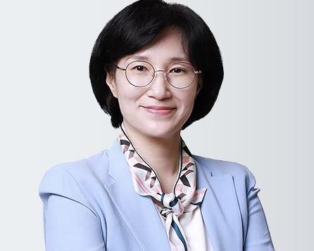 새 여성가족부 장관 지명자 원민경 변호사님. 멋지시네요.☺️