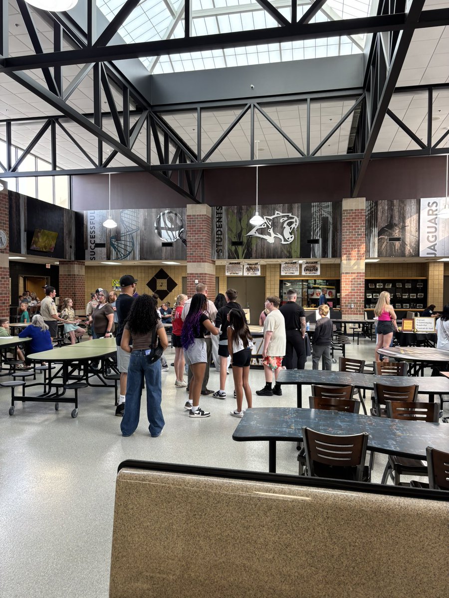 Central Middle tweet media