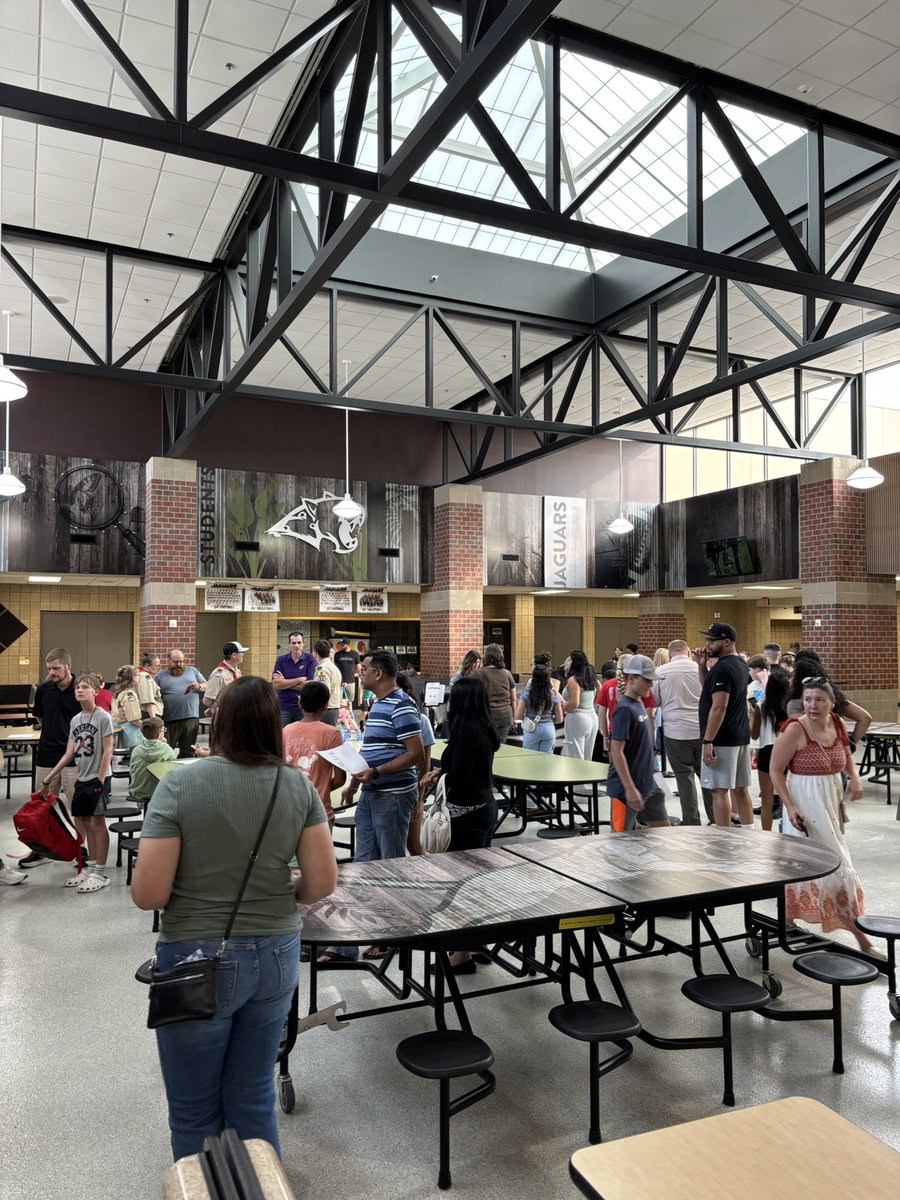 Central Middle tweet media