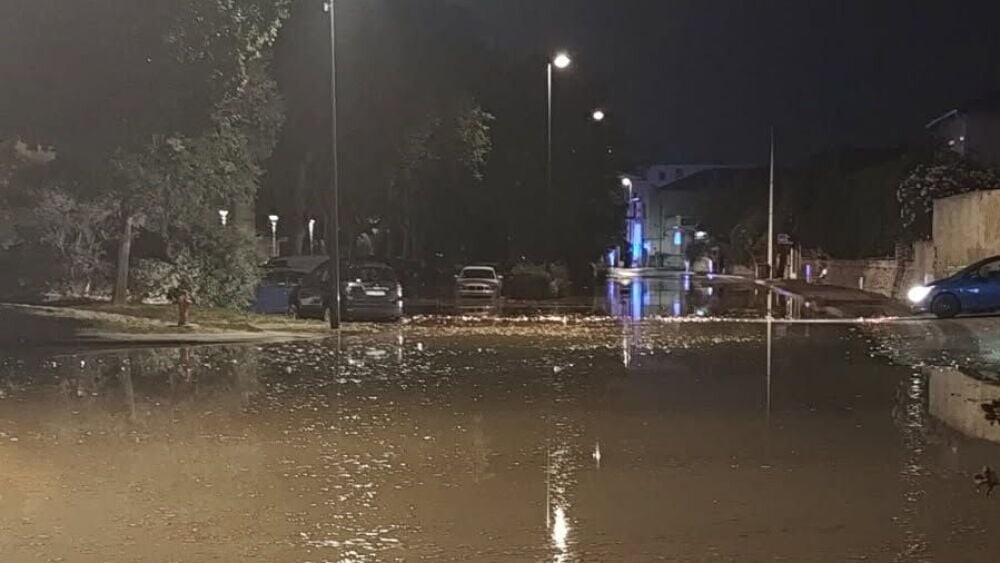 Rupture de canalisation d'eau à Cavaillon : des inondations et 180 personnes privées d'électricité
👉 l.laprovence.com/1562
