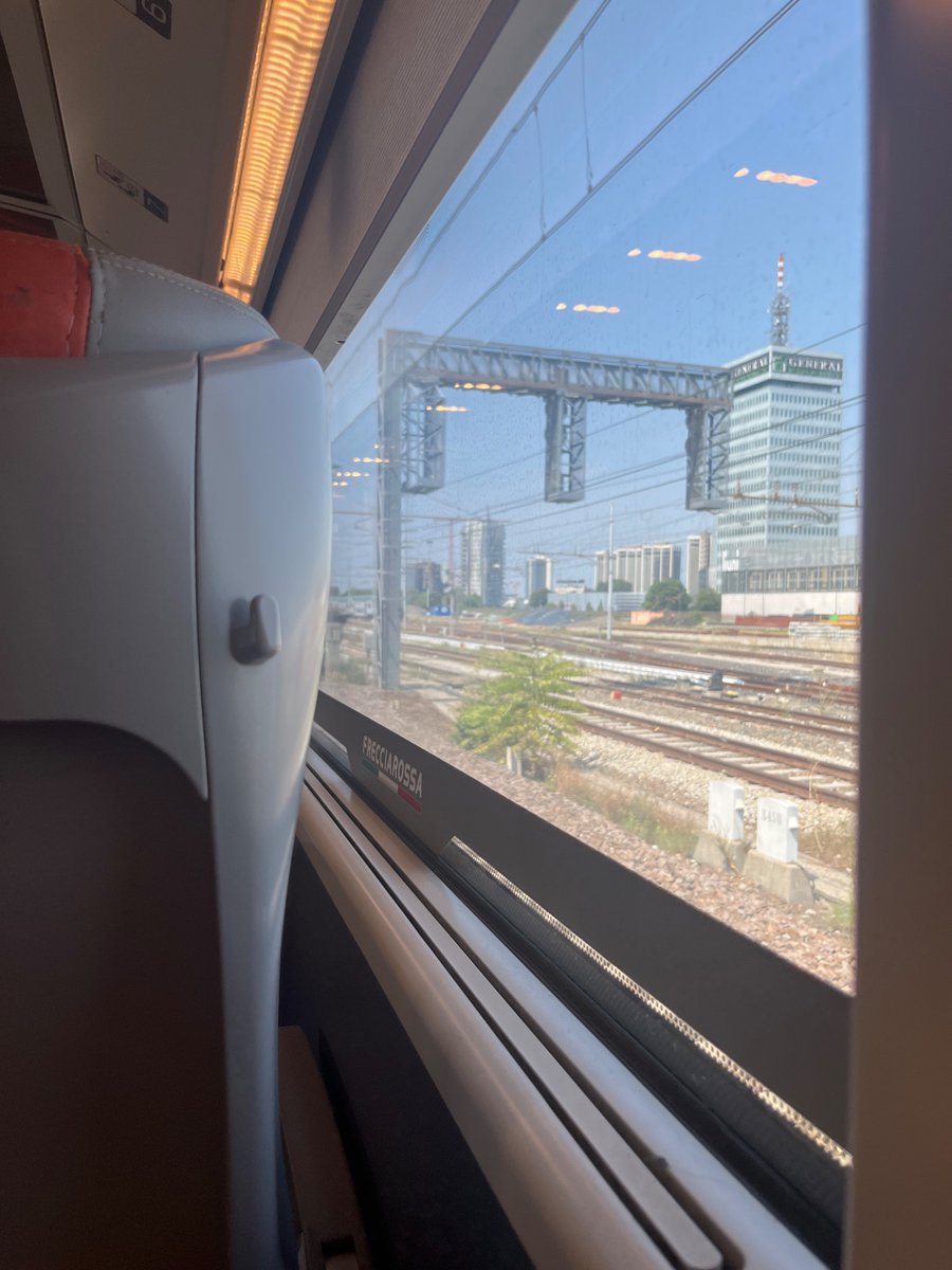 maindd23's tweet image. oggi crazy trieste-milano milano-torino torino-pietra ligure