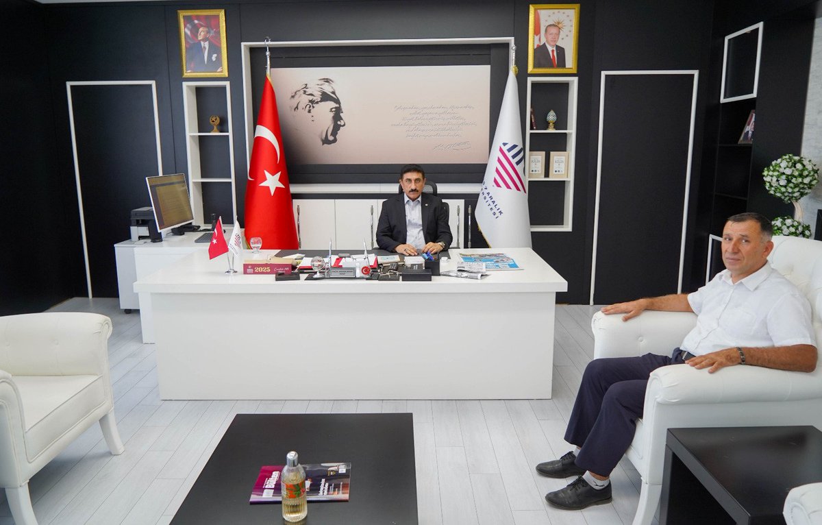 Kilis 7 Aralık Üniversitesi Rektörü Prof Dr. Zekeriya Akman'ı Gazeteciler ve Basın Emekçileri Derneği Genel Başkanı olarak ziyaret ettim. <a href="/Kilis7AralikUni/">Kilis 7 Aralık Üniversitesi (KİYÜ)</a> <a href="/kilisvaliligi/">T.C. Kilis Valiliği</a> <a href="/BelediyesiKilis/">Kilis Belediyesi</a>