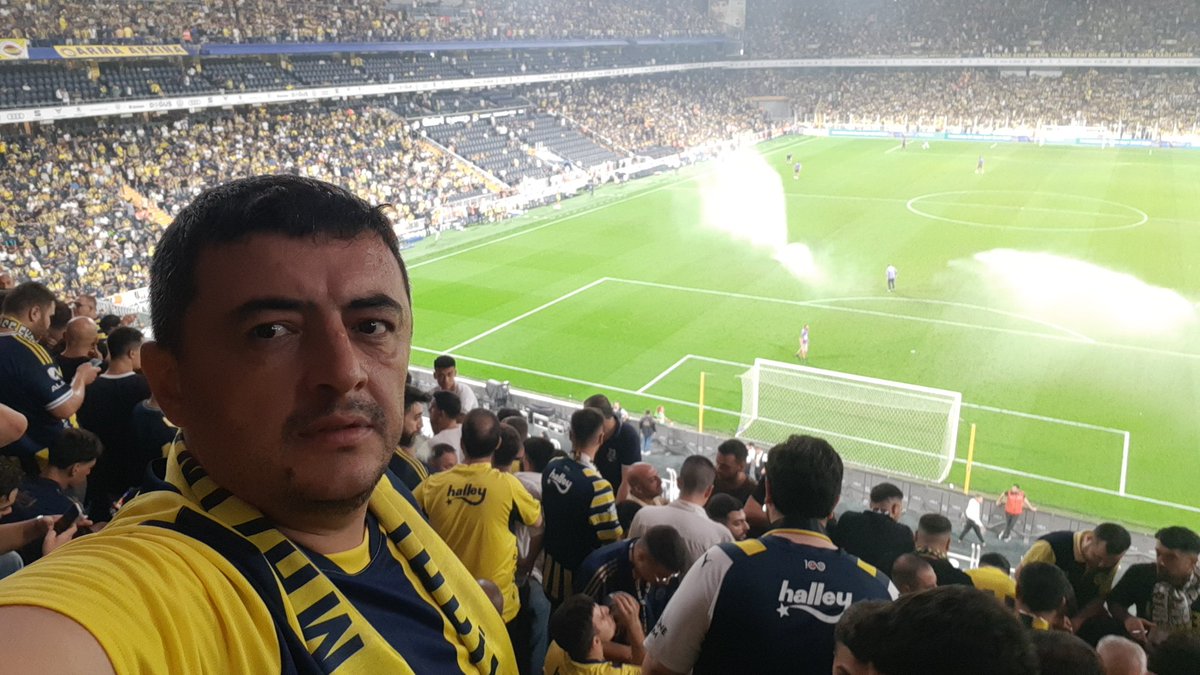 Sezonu açtık Hayırlısıyla Herşeyim FENERBAHÇE 💙💛
#Fenerbahçe #Kadıköy