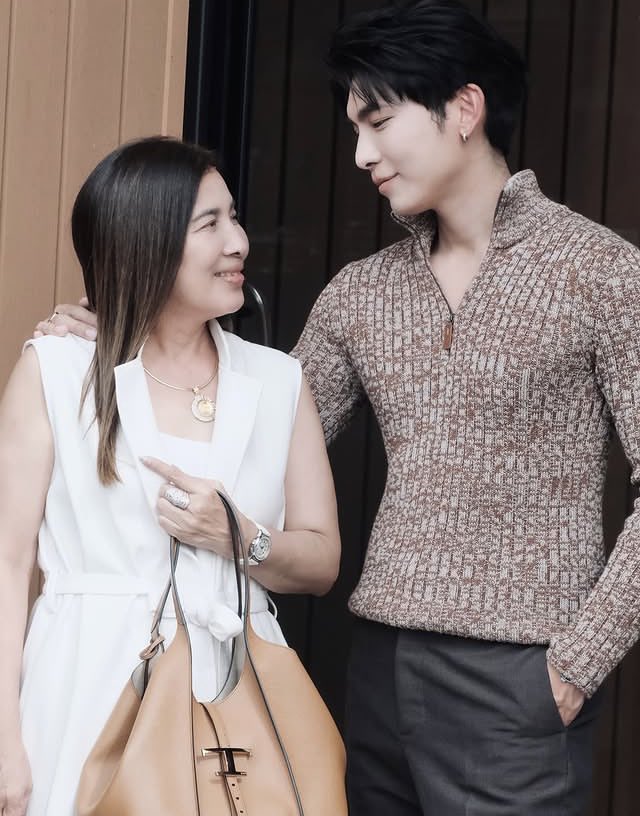 taty7829's tweet photo. Perfection in every way. I loved it♥️🤍

#TTimeless #Tods #TodsThailand @Tods 
@MSuppasit  #MewSuppasit #มิวศุภศิษฏ์ https://t.co/IKJHS1fQ8y