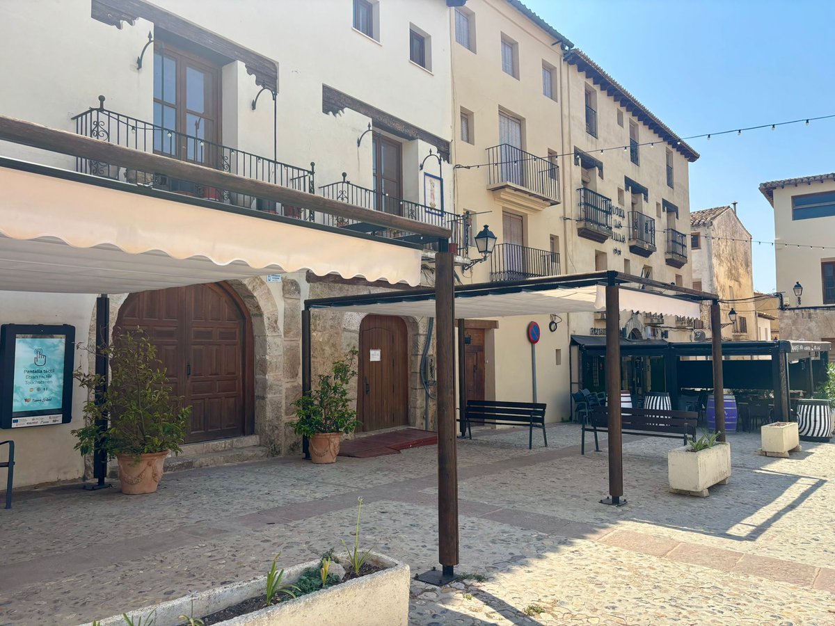 ✅ Renovamos los toldos de la Plaza del Albornoz 🏛️  @aytorequena instagram.com/p/DNQNrTlI2It/…